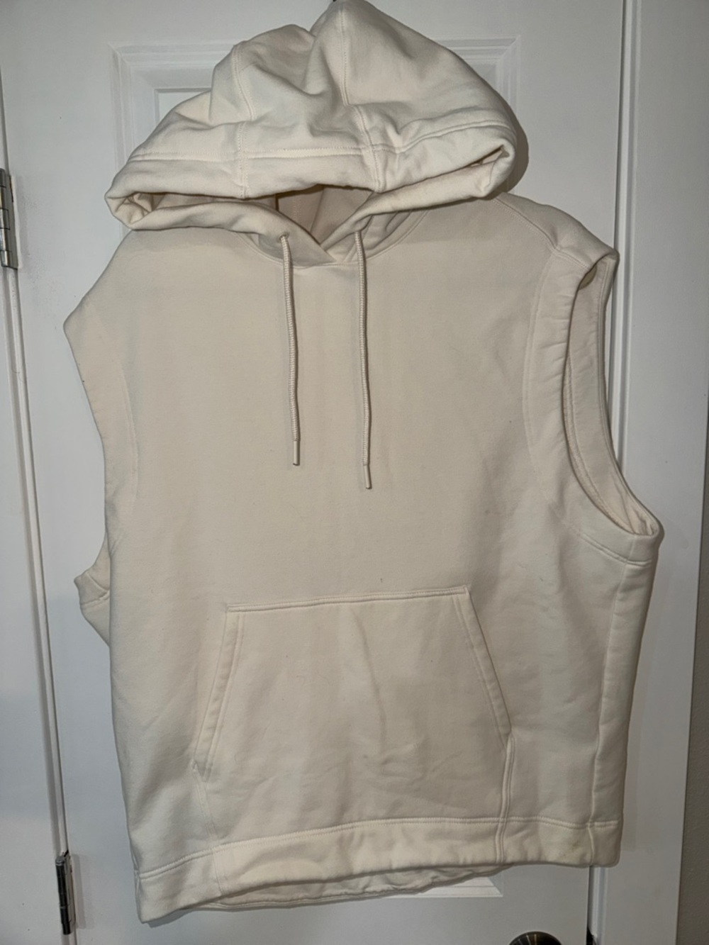 Athleta Sleeveless Hoodie in Cream